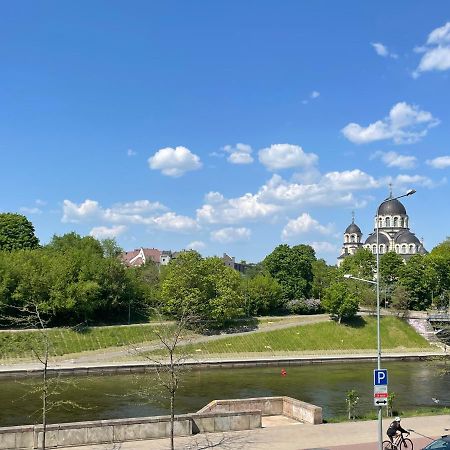 A Cozy Apartment With A Wonderful View Of The River In The Old Town Of Vilna Exterior foto